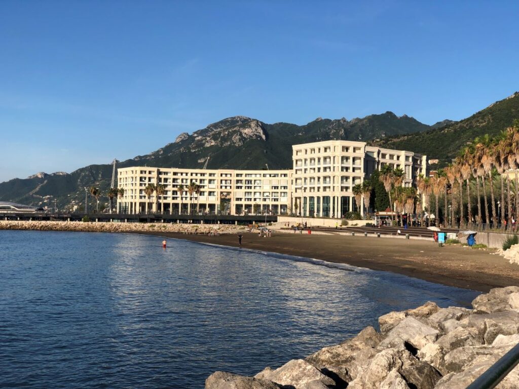 Are There Any Beaches in Salerno?