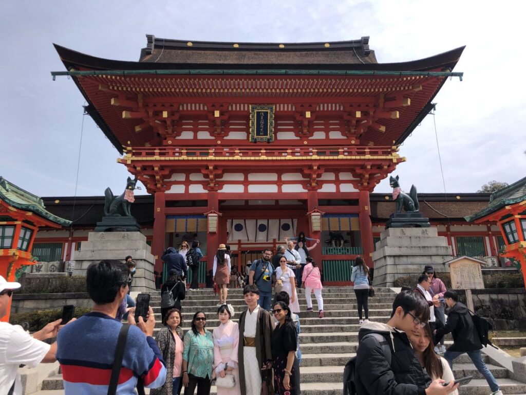 Exploring the Famous Fushimi Inari-taisha Shrine
