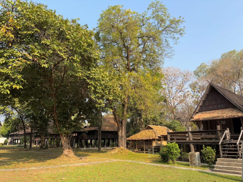 The Beautiful Traditional Thai Lanna Houses
