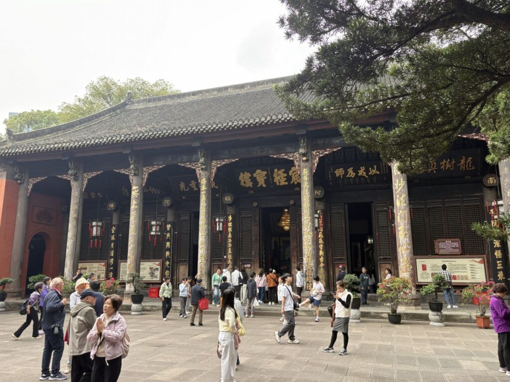 Beautiful Wenshu Monastery is Your Escape in Chengdu
